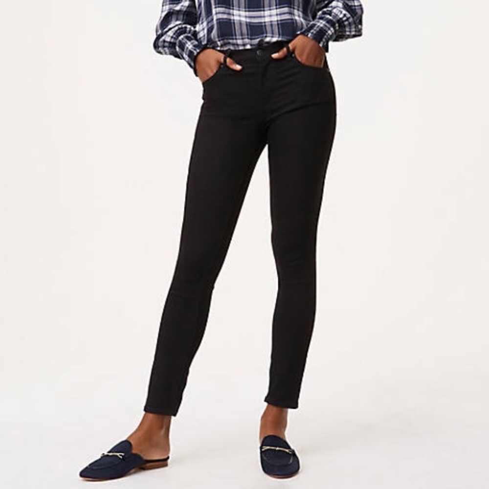 NWOT: LOFT MODERN SKINNY JEANS IN BLACK
